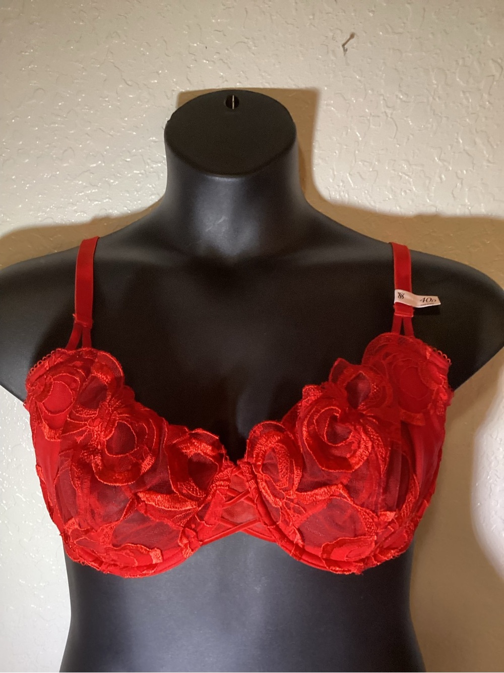 Victoria's Secret Red Floral Embroidered Underwire Bra